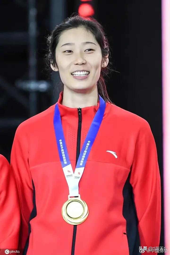 今日科普一下！李盈莹朱婷隔网对轰,百科词条爱好_2024最新更新